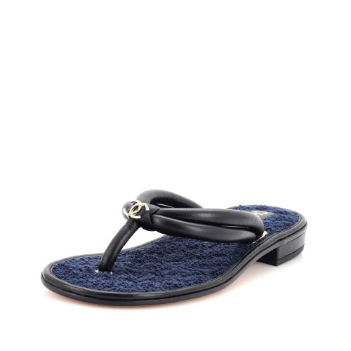 Women's Interlocking CC Thong Sandals Leather